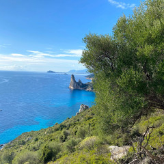 ... con spiagge e scorci tra i più emozionanti del Mediterraneo